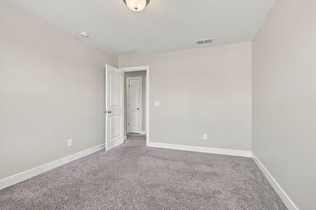 Building Photo - 4708 Venito St
