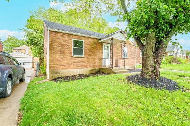 Building Photo - Charming 2-Bedroom Home in Dayton's Belmont Neighborhood