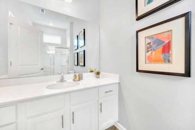 Building Photo - 2567 Shanti Dr