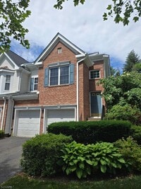 Building Photo - 313 Winthrop Dr