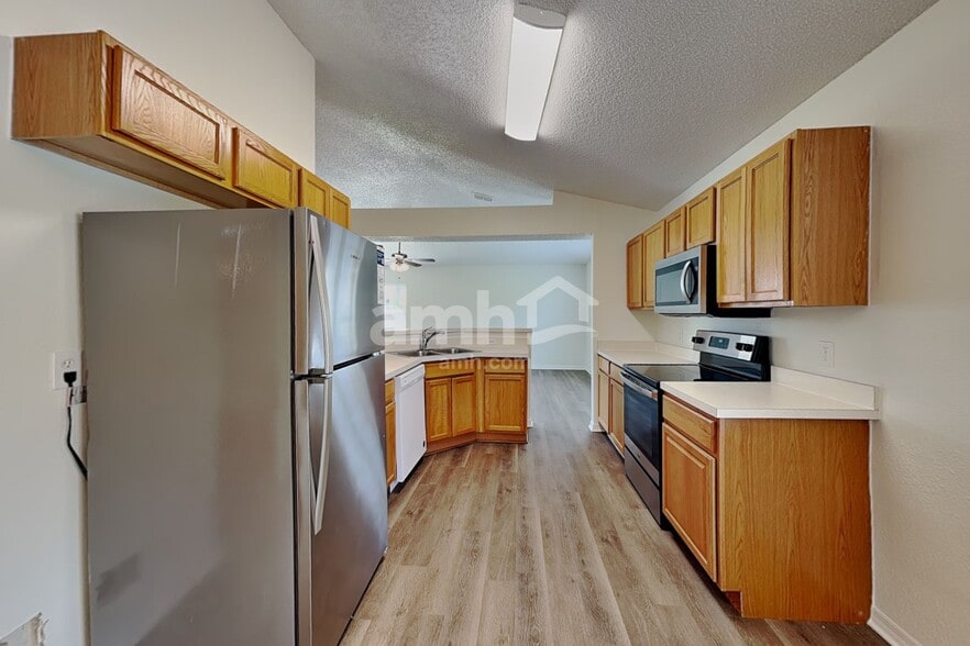 Building Photo - 3011 Valkyrie Rd