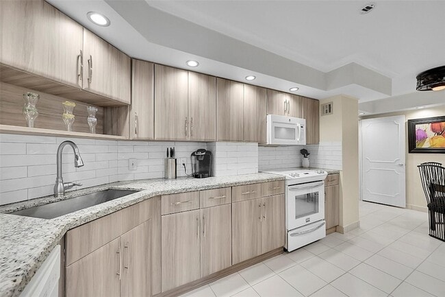 Building Photo - 111 N Pompano Beach Blvd