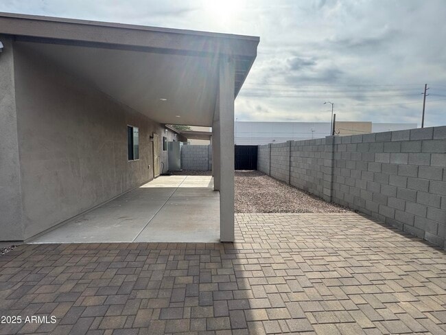 Building Photo - 2814 E Roeser Rd