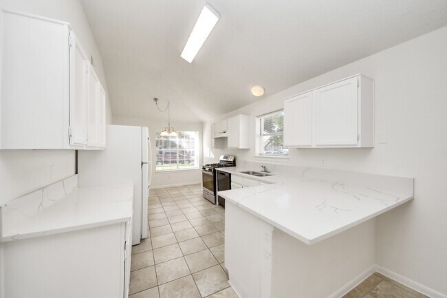 Building Photo - 6711 Autumn Flowers Dr
