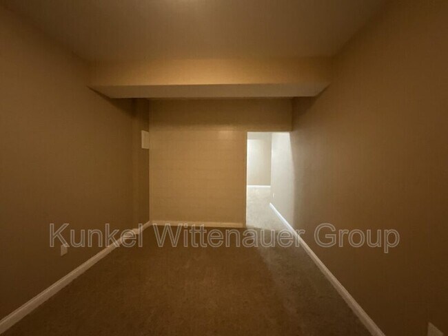 Building Photo - 2711 London Ln