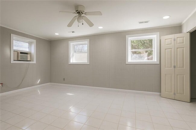 Building Photo - 2821 Petersburg Ct