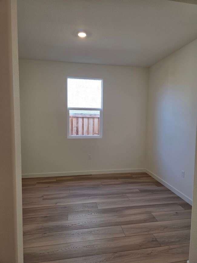 Building Photo - 2142 Hunter Crk Dr