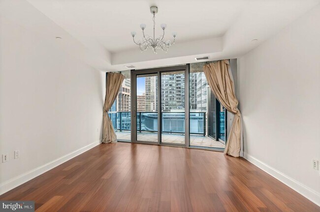 Building Photo - 1881 N Nash St