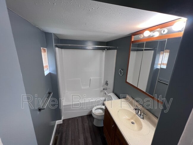 Building Photo - 719 N Eighth Street