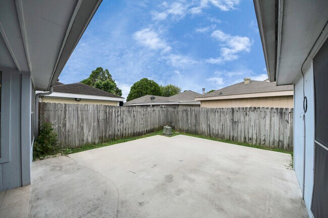 Building Photo - 6230 Grandvale Dr