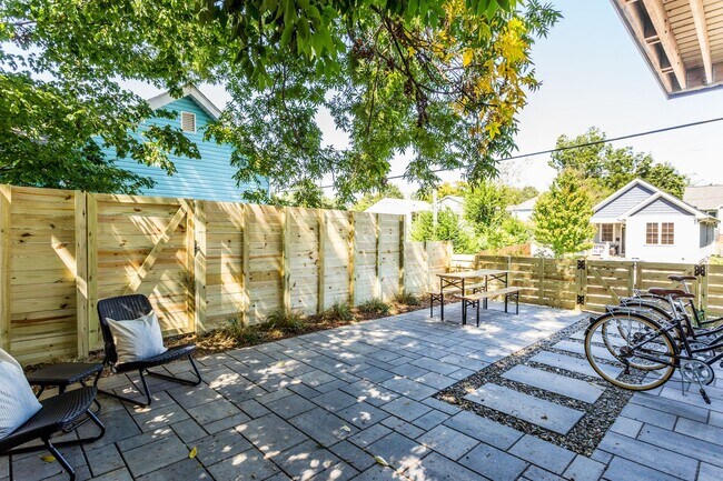 Building Photo - 123 Idlewild