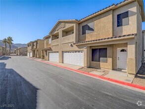 Building Photo - 51 Ruffled Feather Way