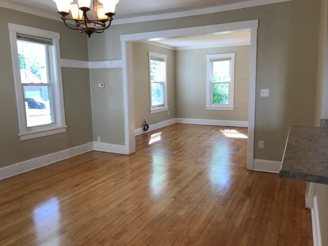 Building Photo - 3 Bedroom Home with Bonus Room - Available September 1st