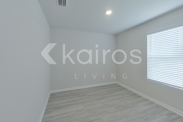 Building Photo - 4655 Malay Cir