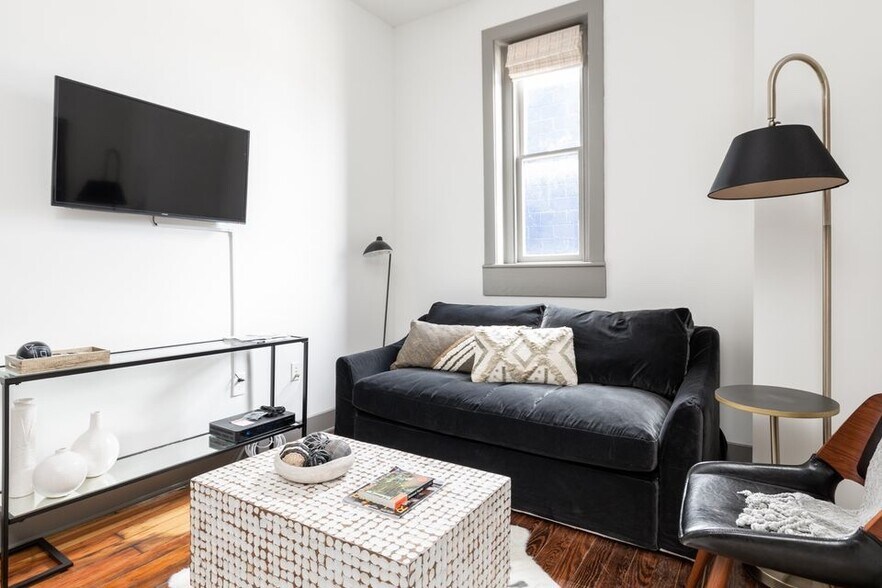 Building Photo - 1209 Hull Street- Dogtown