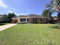 Building Photo - 6585 Eagle Crest Dr