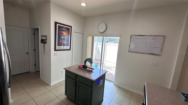 Building Photo - 525 Waterside Pointe Dr