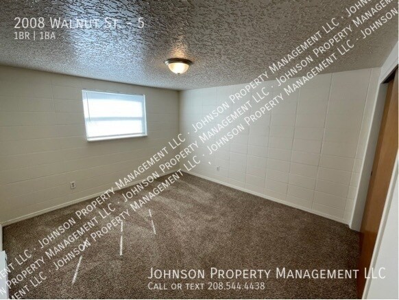 Building Photo - 2008 Walnut St