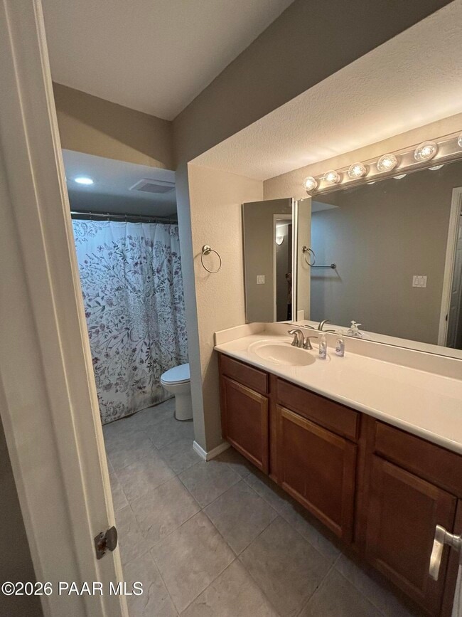 Building Photo - 8787 E Mountain View Rd