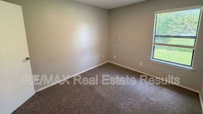 Building Photo - 4416 Acoma St