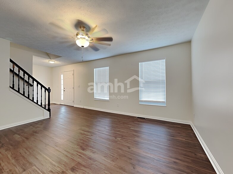 Building Photo - 2159 Glenview Dr