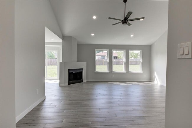 Building Photo - 111 Jane Ellen Cove