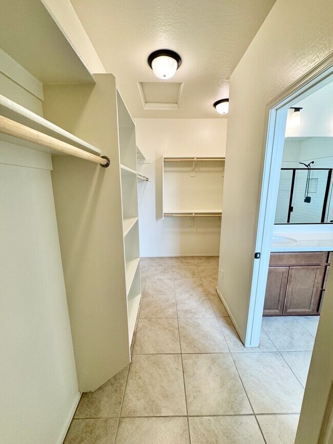 Building Photo - Beautiful 3 Bedroom 2 Bath Single Level Newer Built Home In Litchfield Park! Has Solar!