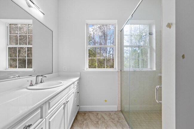 Building Photo - Executive Lakefront in Gainesville - Available NOW