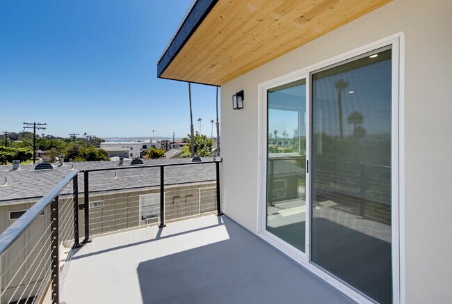 Building Photo - Breathtaking Bay Views & Large Private Deck - Walking Distance To Mission Bay