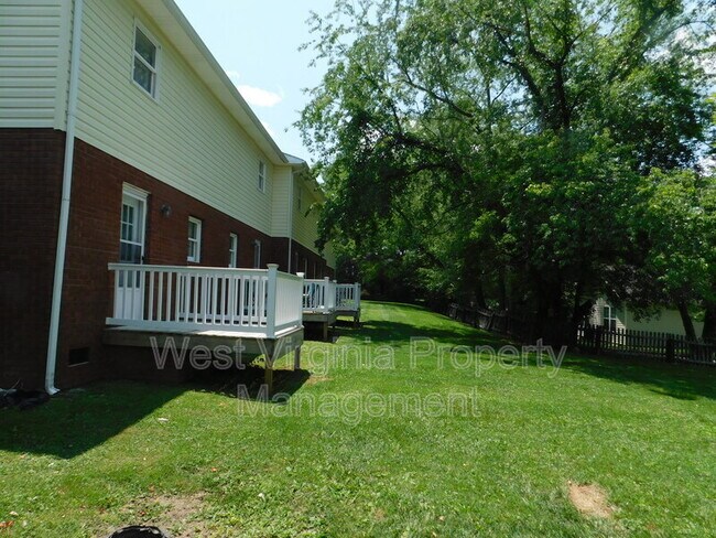 Building Photo - 127 Cardinal Wy