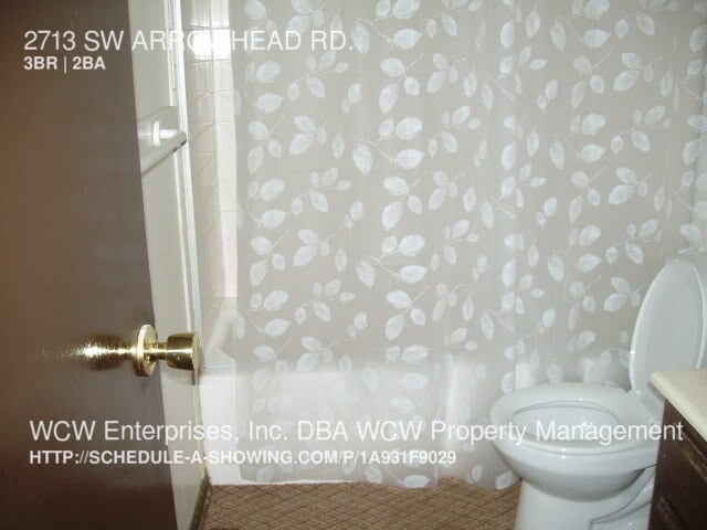 Building Photo - Great Duplex! Great Area!!!