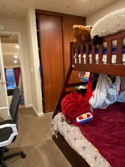 Building Photo - 1344 Merrivale West Sq