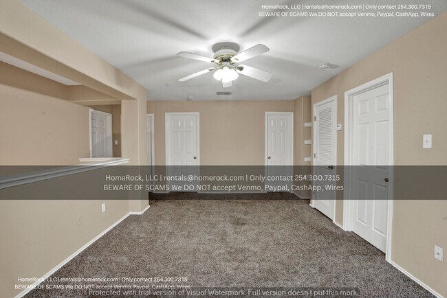 Building Photo - 3 Bedroom 2.5 Bath Available