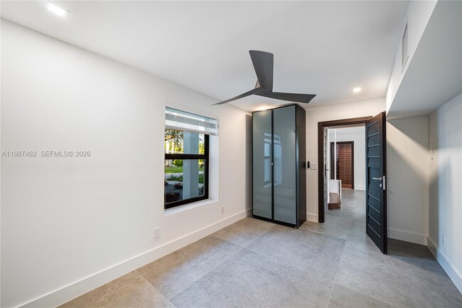 Building Photo - 1351 Bay Terrace