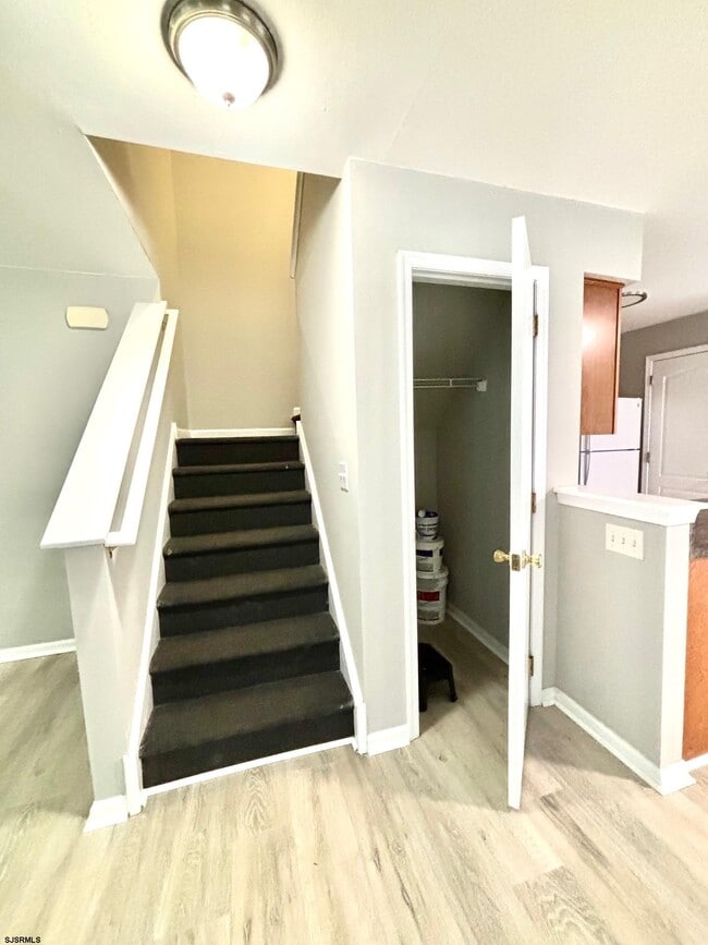 Building Photo - 27 Oyster Bay