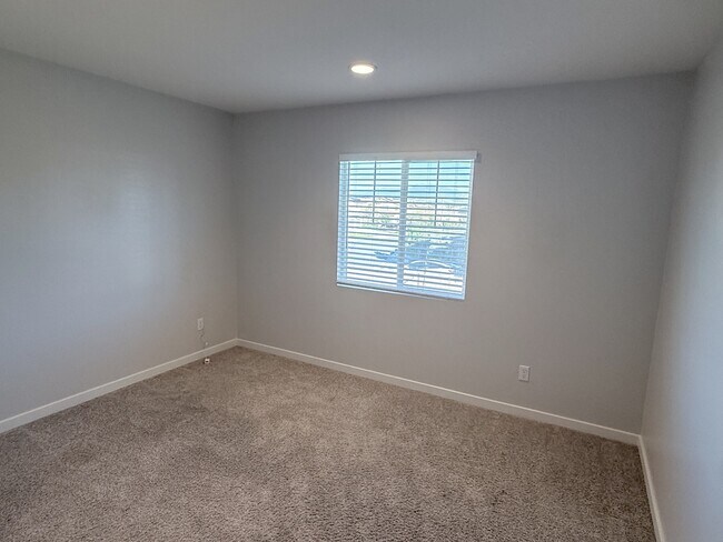 Building Photo - 31124 Hanover Ln