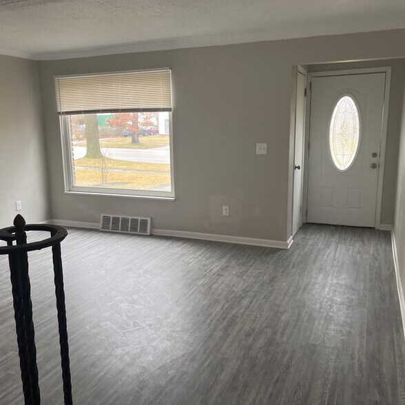 Building Photo - 16315 Judson Dr