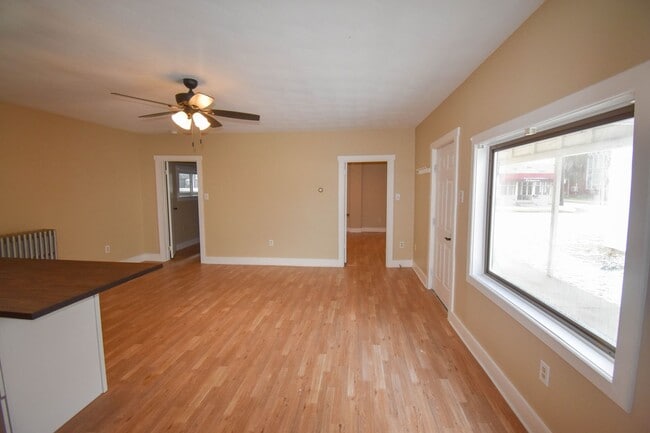 Building Photo - RALL202