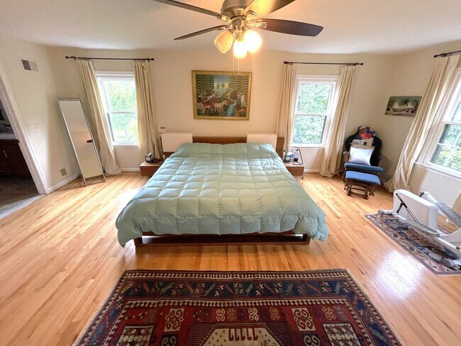 Building Photo - 13209 Lantern Hollow Dr