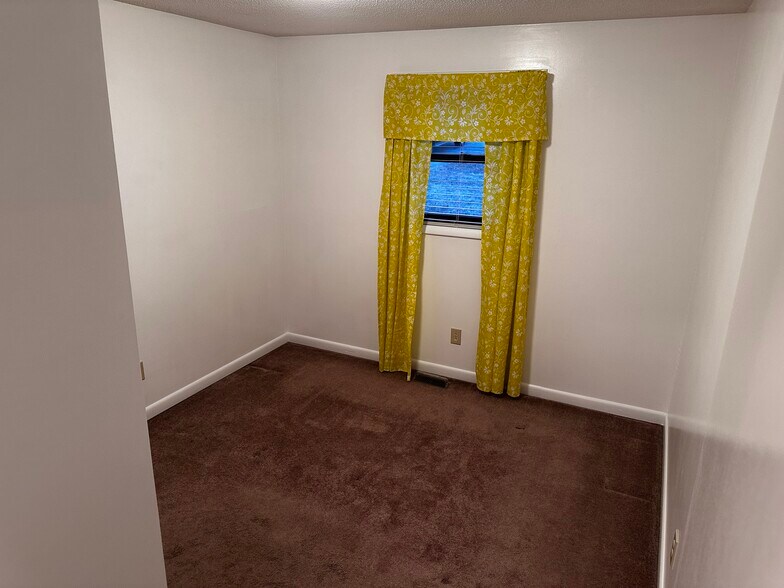 Building Photo - 3540 Wandering Ln NE