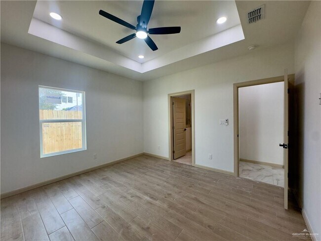 Building Photo - 1304 Rosewood Ln