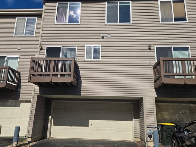 Building Photo - 552 Richard Brown Blvd