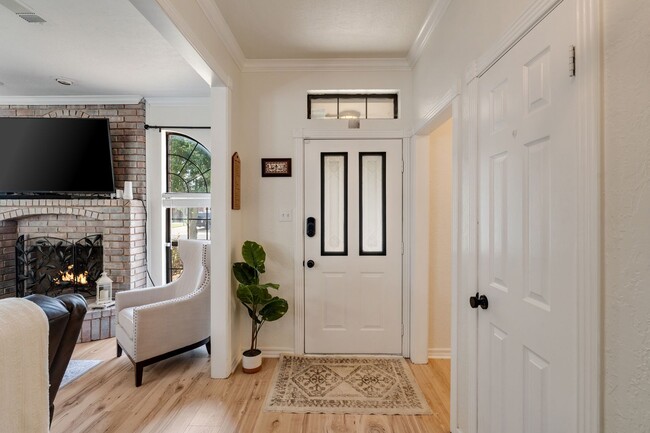 Building Photo - Beautiful 3-Bedroom home!