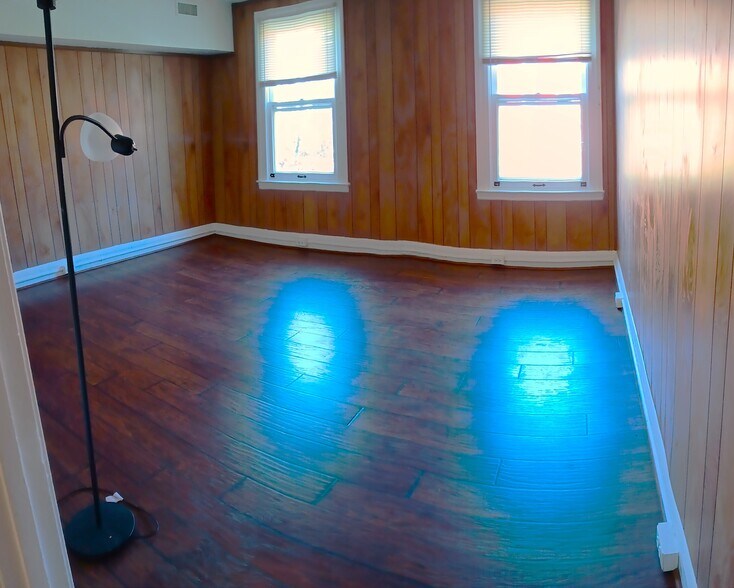 Apt 2 - 1017 Hollins St