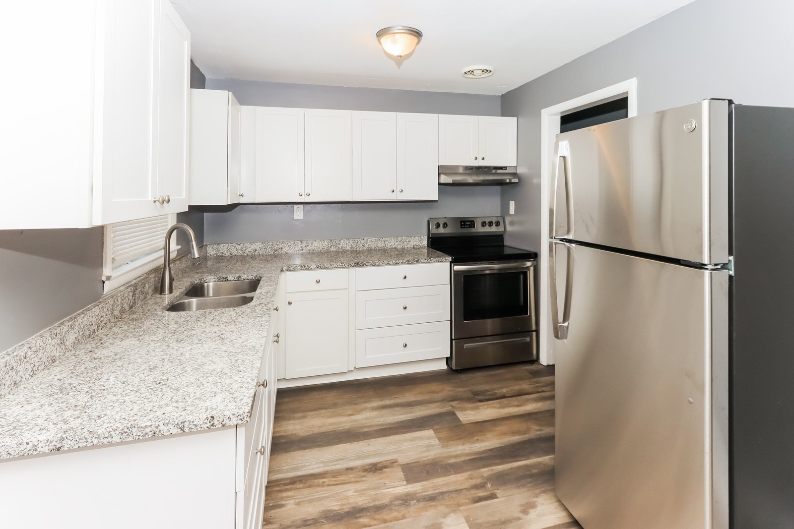 Building Photo - 4012 Lindwood Dr