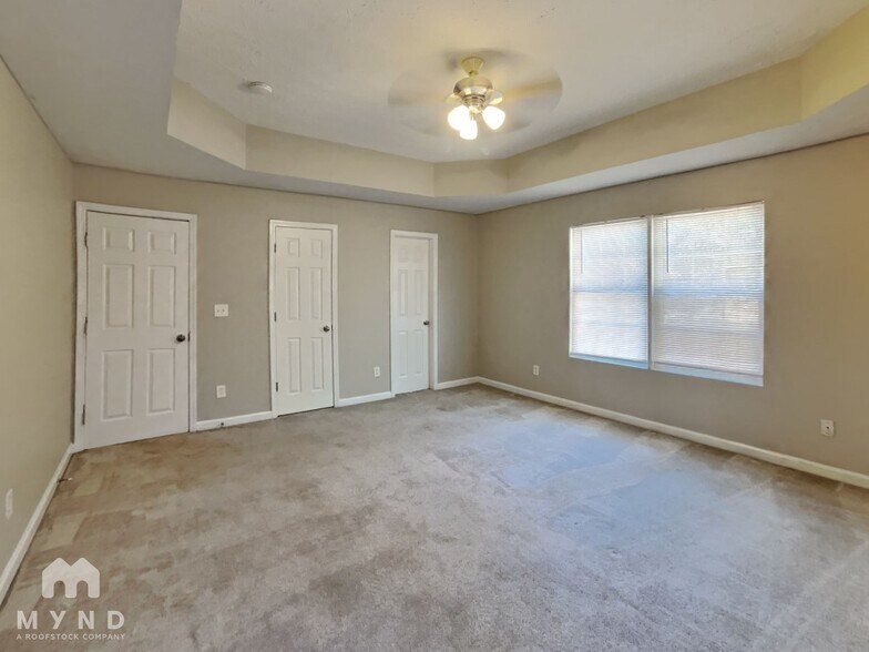 Building Photo - 305 Carter Ave