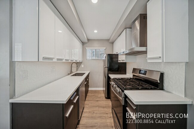 Building Photo - 252 S New Hampshire Ave