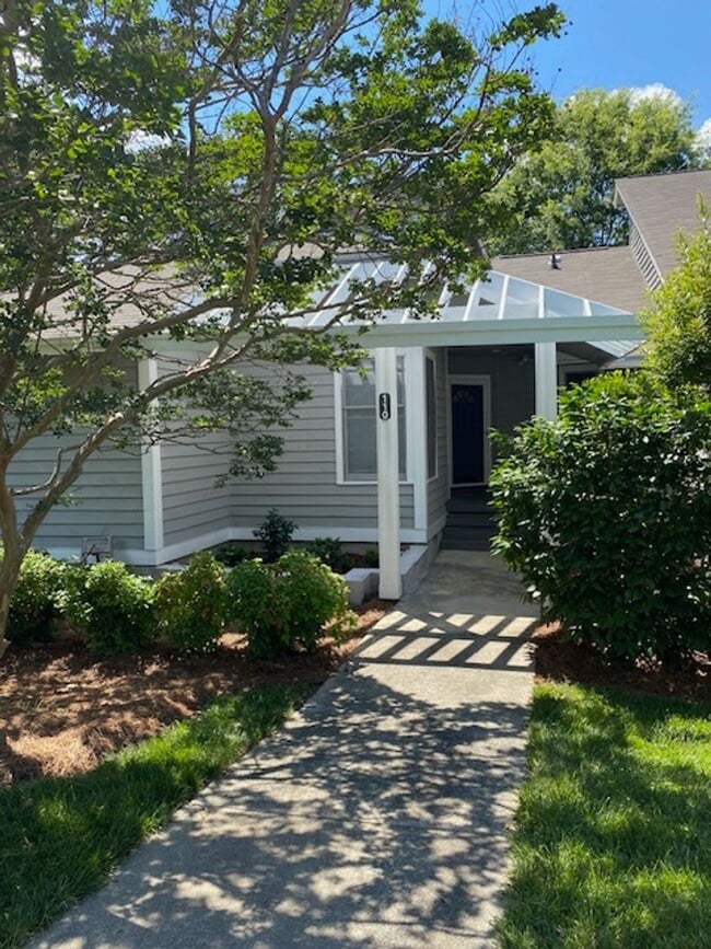 Building Photo - Spacious Chapel Hill Living with Resort-St...
