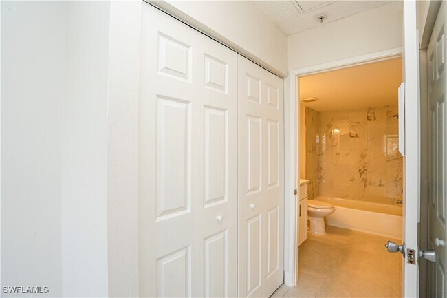 Building Photo - 1265 Wildwood Lakes Blvd