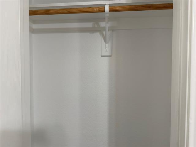 Building Photo - 220 Bonsai Dr